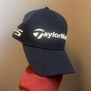 Navy men’s taylormade hat S/M